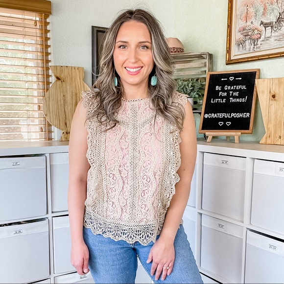 Anthropologie Tops - Anthropologie Eri + Ali Sydney Sleeveless Lace Blouse With Pink Lining Large